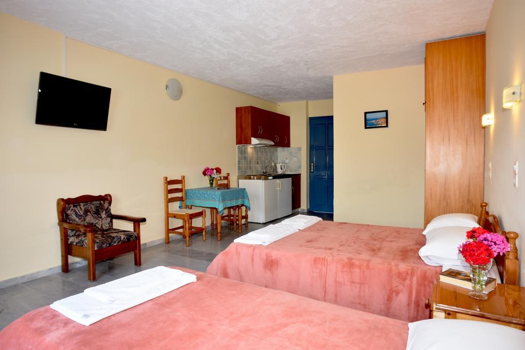 Blue Sky Hotel - Petra - Lesvos - Greece エクステリア 写真