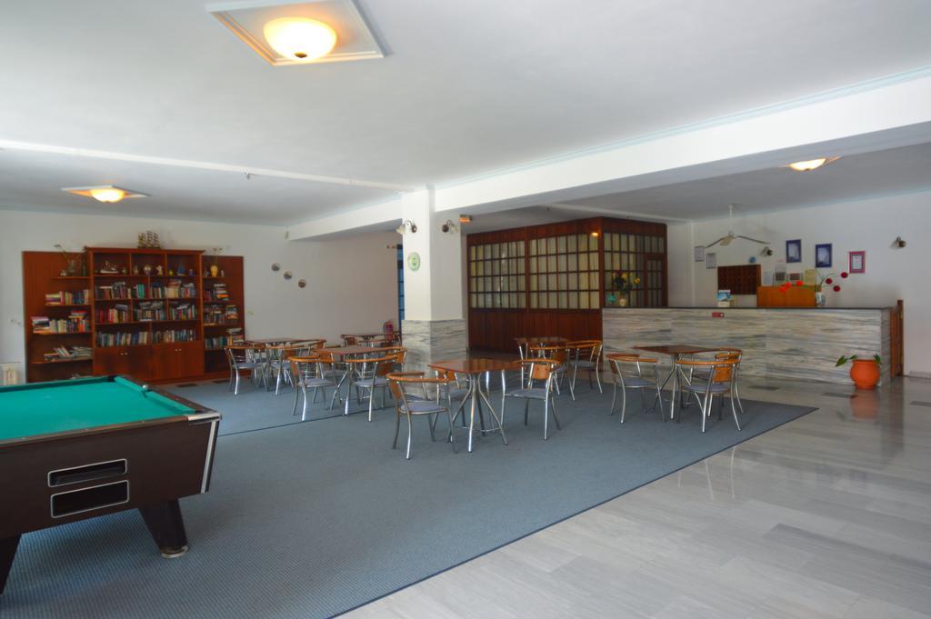 Blue Sky Hotel - Petra - Lesvos - Greece エクステリア 写真