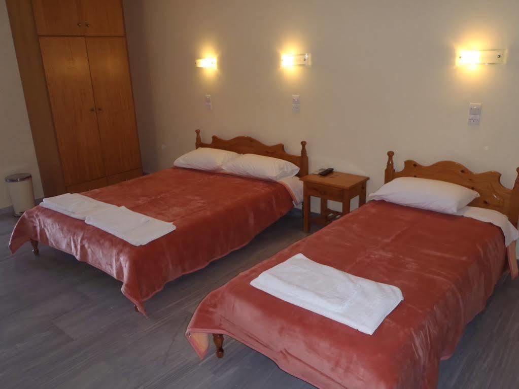Blue Sky Hotel - Petra - Lesvos - Greece エクステリア 写真